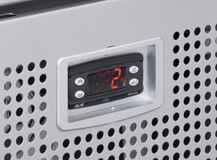 Хладилна витрина за напитки, 735 л, клас F, бяла - kuhnensko.com Хладилна витрина за напитки, 735 л, клас F, бяла