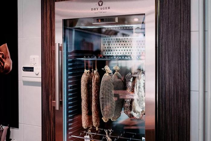 Рафт за колбаси и шунки за витрини за сухо зреене DRY Ager, различни размери - kuhnensko.com Рафт за колбаси и шунки за витрини за сухо зреене DRY Ager, различни размери