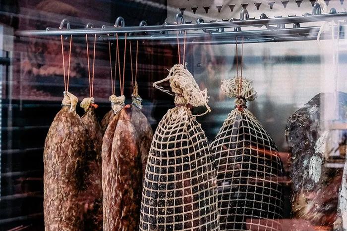 Рафт за колбаси и шунки за витрини за сухо зреене DRY Ager, различни размери - kuhnensko.com Рафт за колбаси и шунки за витрини за сухо зреене DRY Ager, различни размери